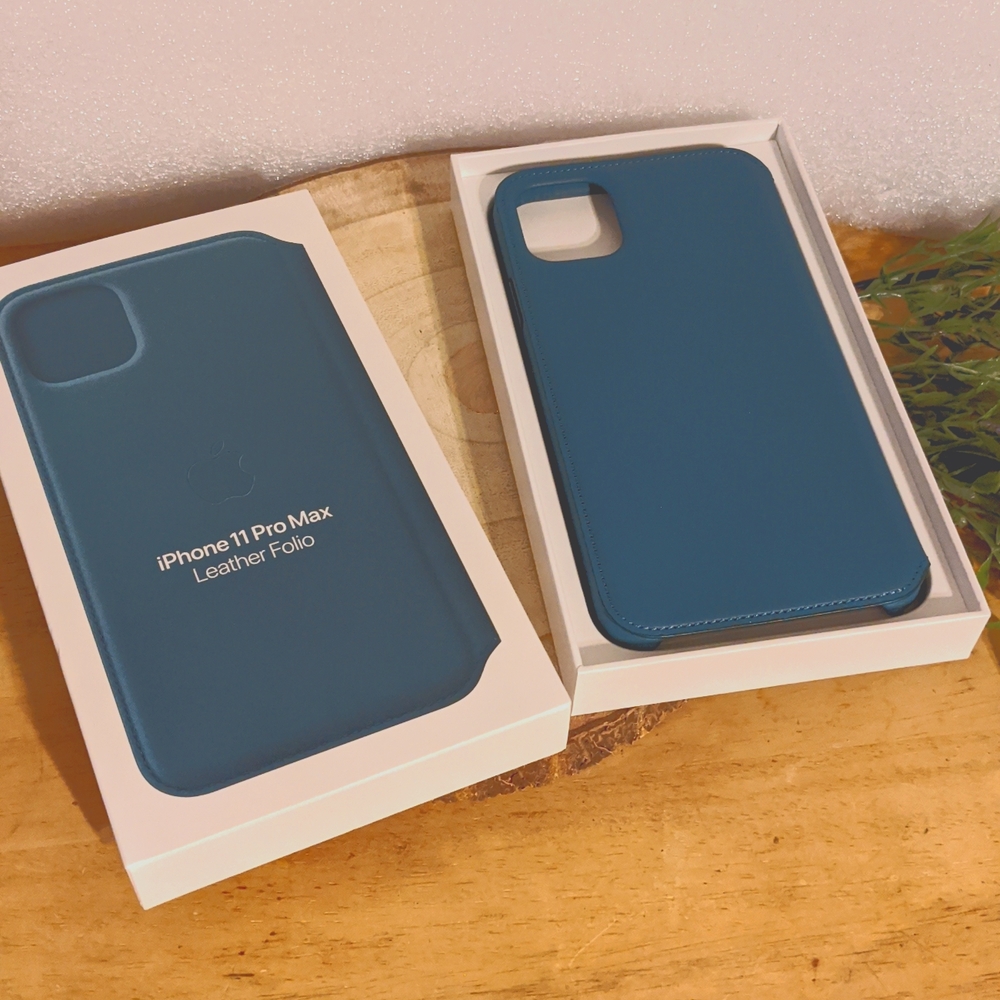 IPhone 11 Pro Max Leather Folio Peacock Blue
